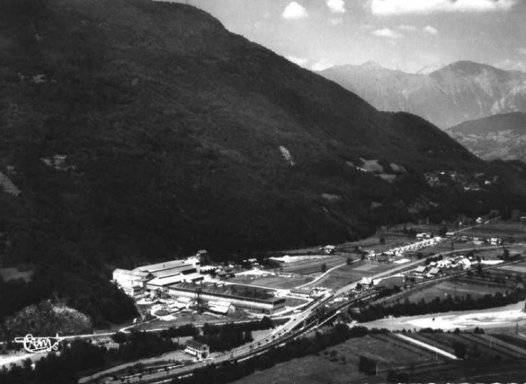 Vue aérienne de La Pouille, Aiguebelle, Savoie